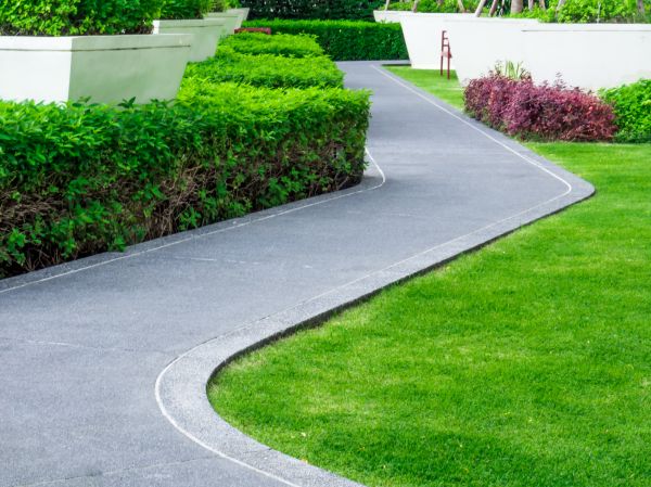 Walkway Curb Installation in Copperas Cove